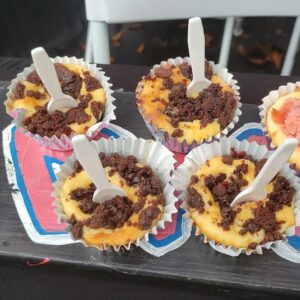 Crack Cheesecake Cupcakes